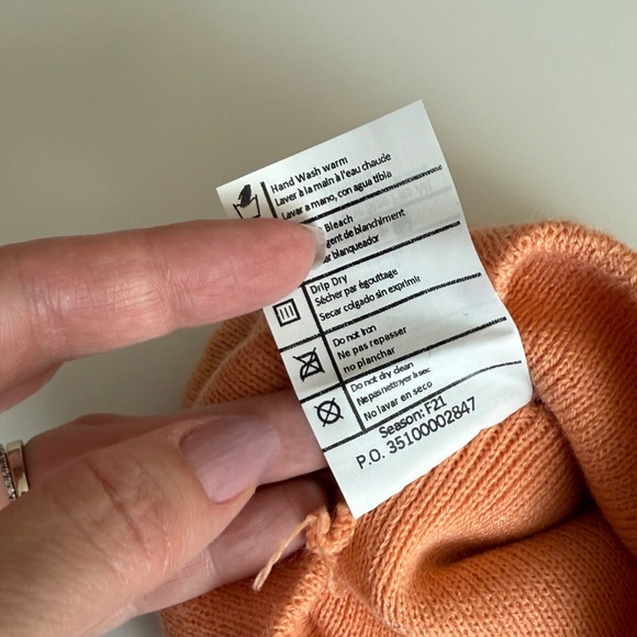 Carhartt Acrylic Knit Hat Light Peach Salmon Orange One Size Unisex - Picture 2 of 3